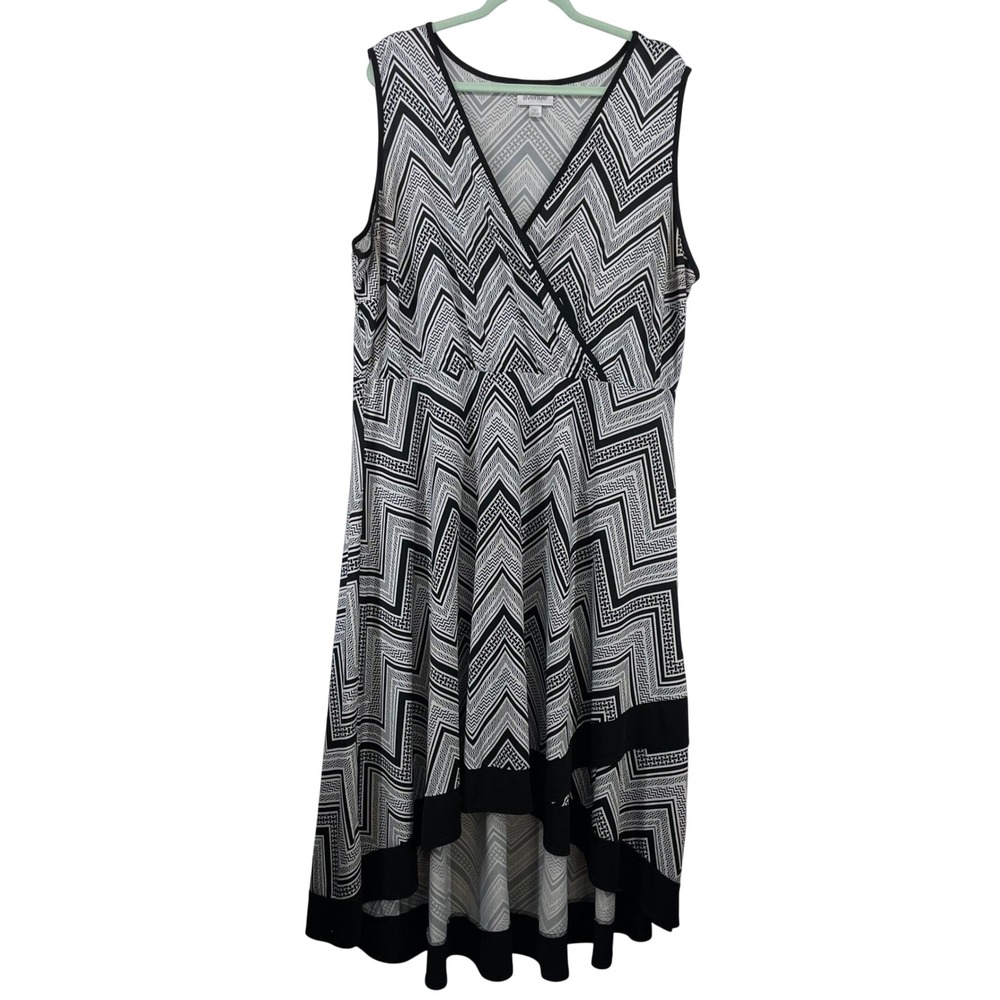 Avenue Plus Size 22/24 High Low Dress Black White Geometric‎ Chevron Sleeveless